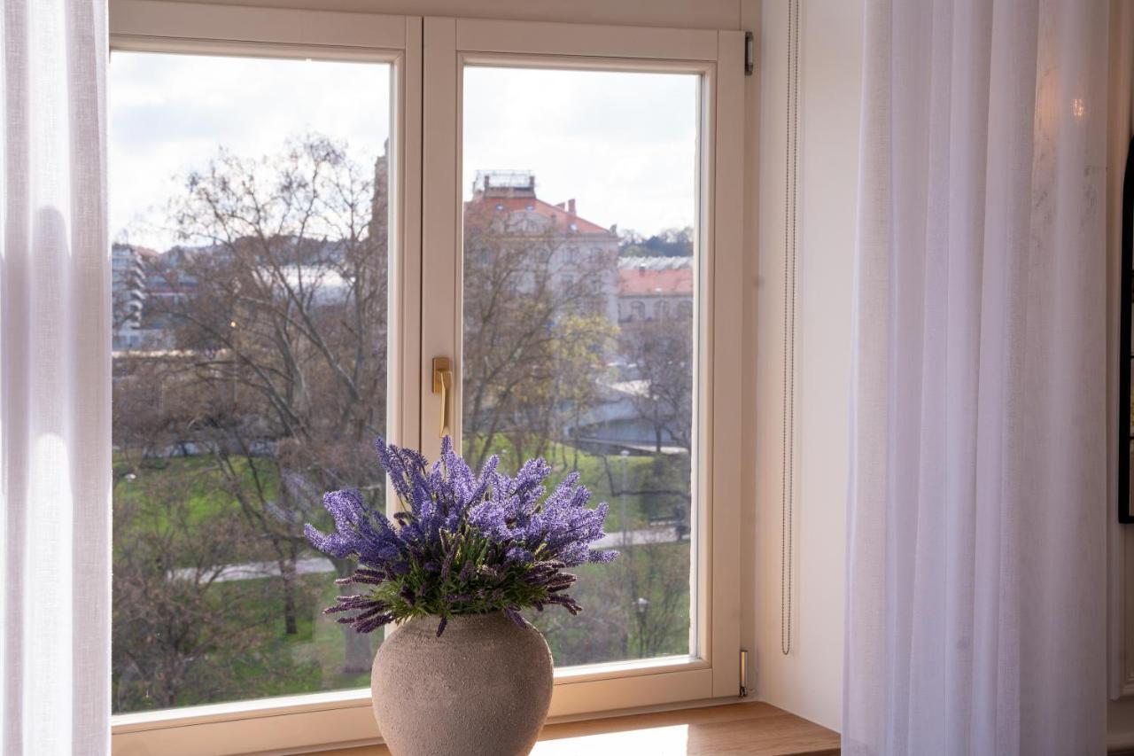 Appartement Charme De Provence In Prague Extérieur photo