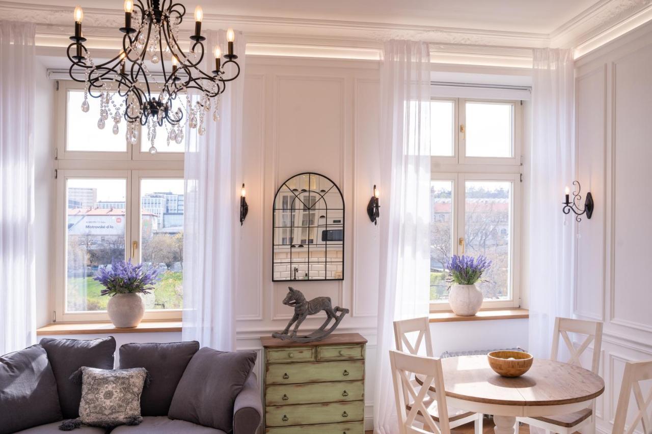 Appartement Charme De Provence In Prague Extérieur photo