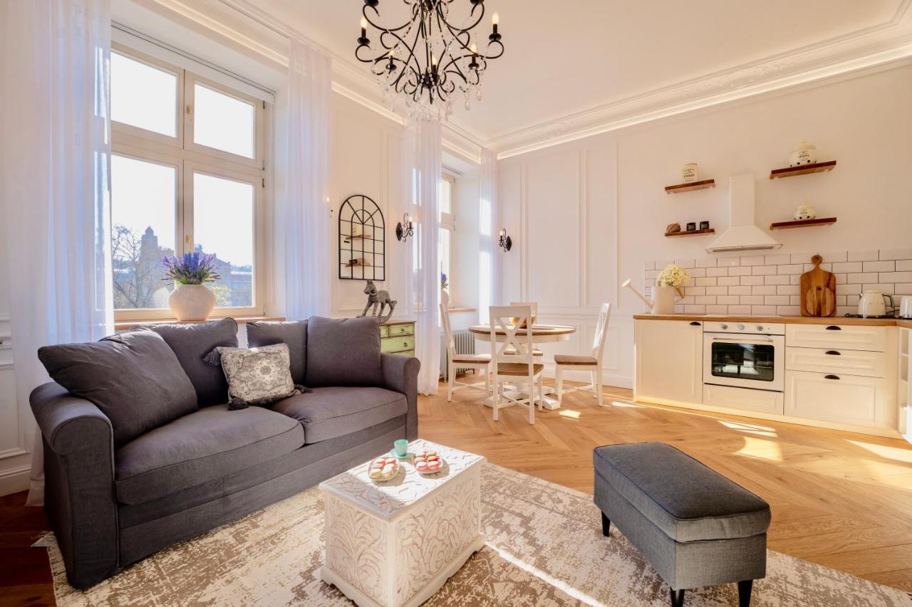Appartement Charme De Provence In Prague Extérieur photo